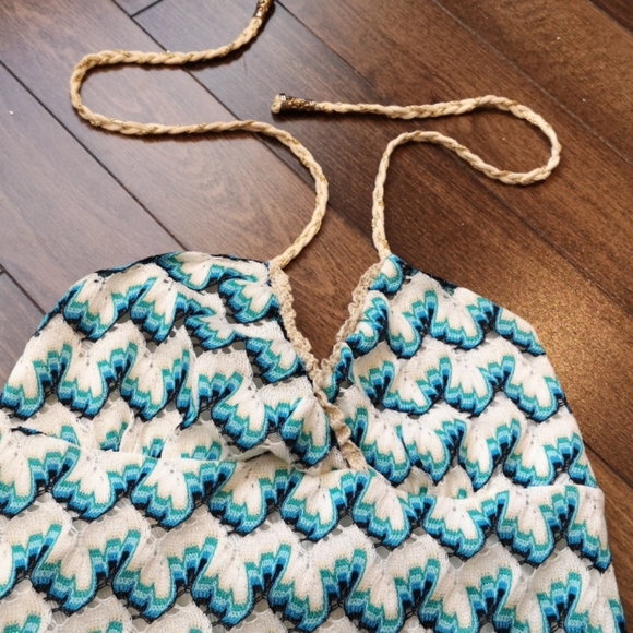 🌼 Cute Knit halter style mini dress - Picture 4 of 12